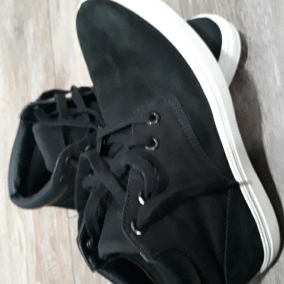 Timberland black canvas and suede rubber soled chukka boots. Size 9.5 - Picture 10 of 13